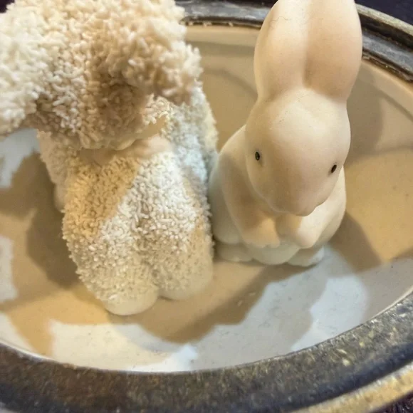 Dept 56 Cream Floral Trinket Box Egg with Snowbaby and bunny - Picture 6 of 8